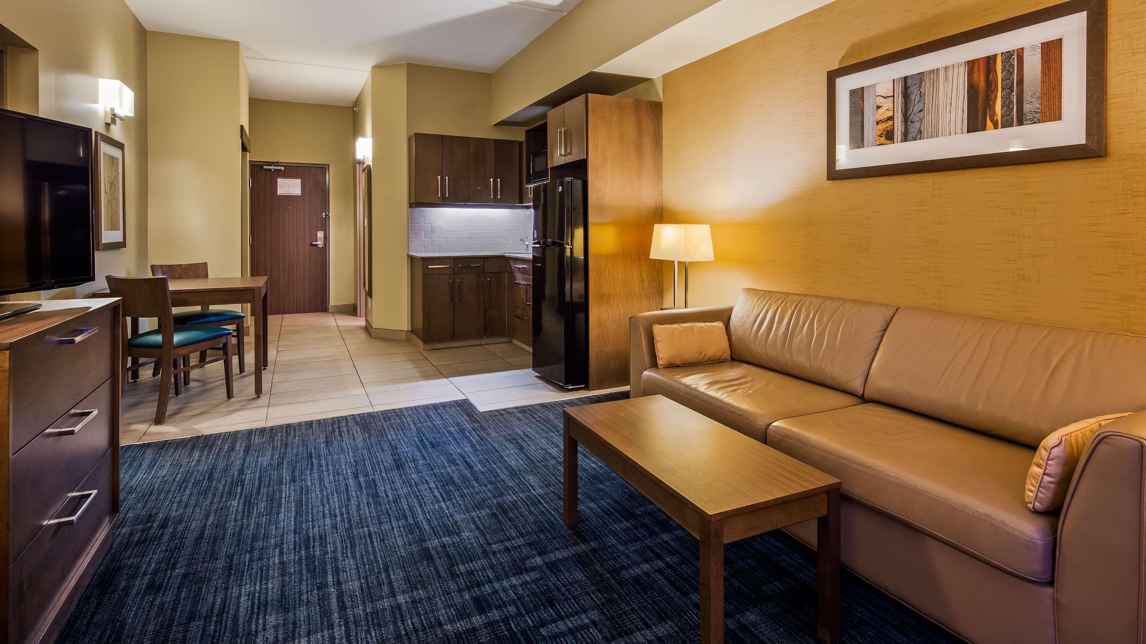 Best Western Plus Winnipeg West Headingley Bagian luar foto