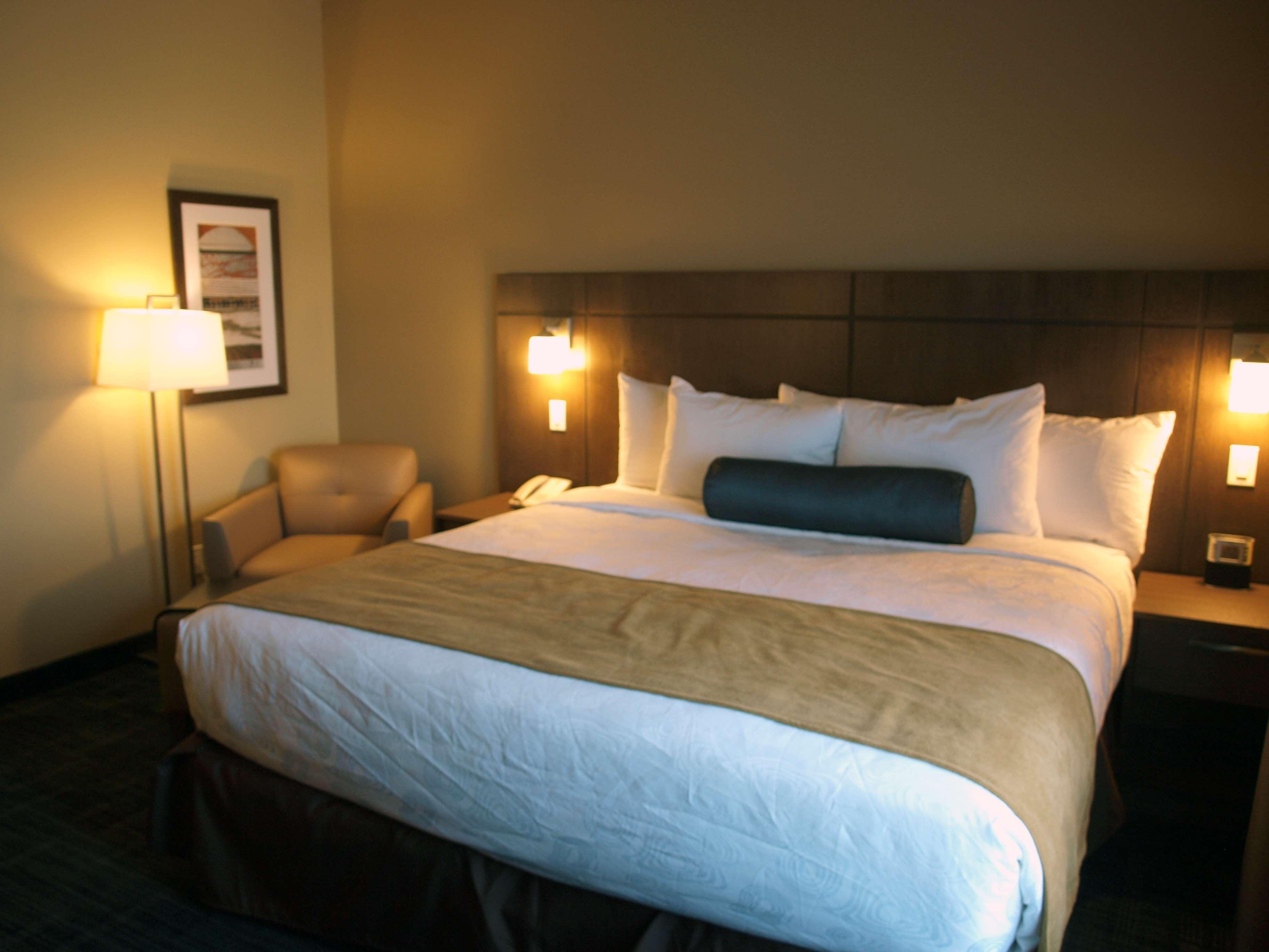 Best Western Plus Winnipeg West Headingley Bagian luar foto