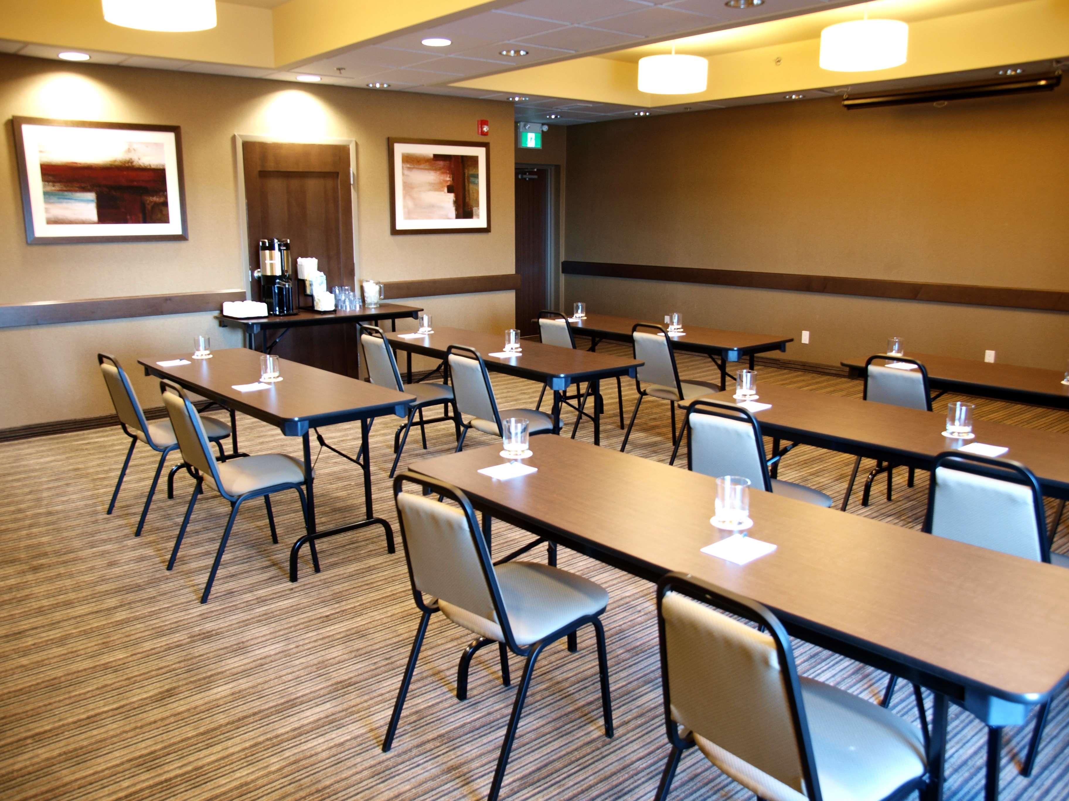 Best Western Plus Winnipeg West Headingley Bagian luar foto