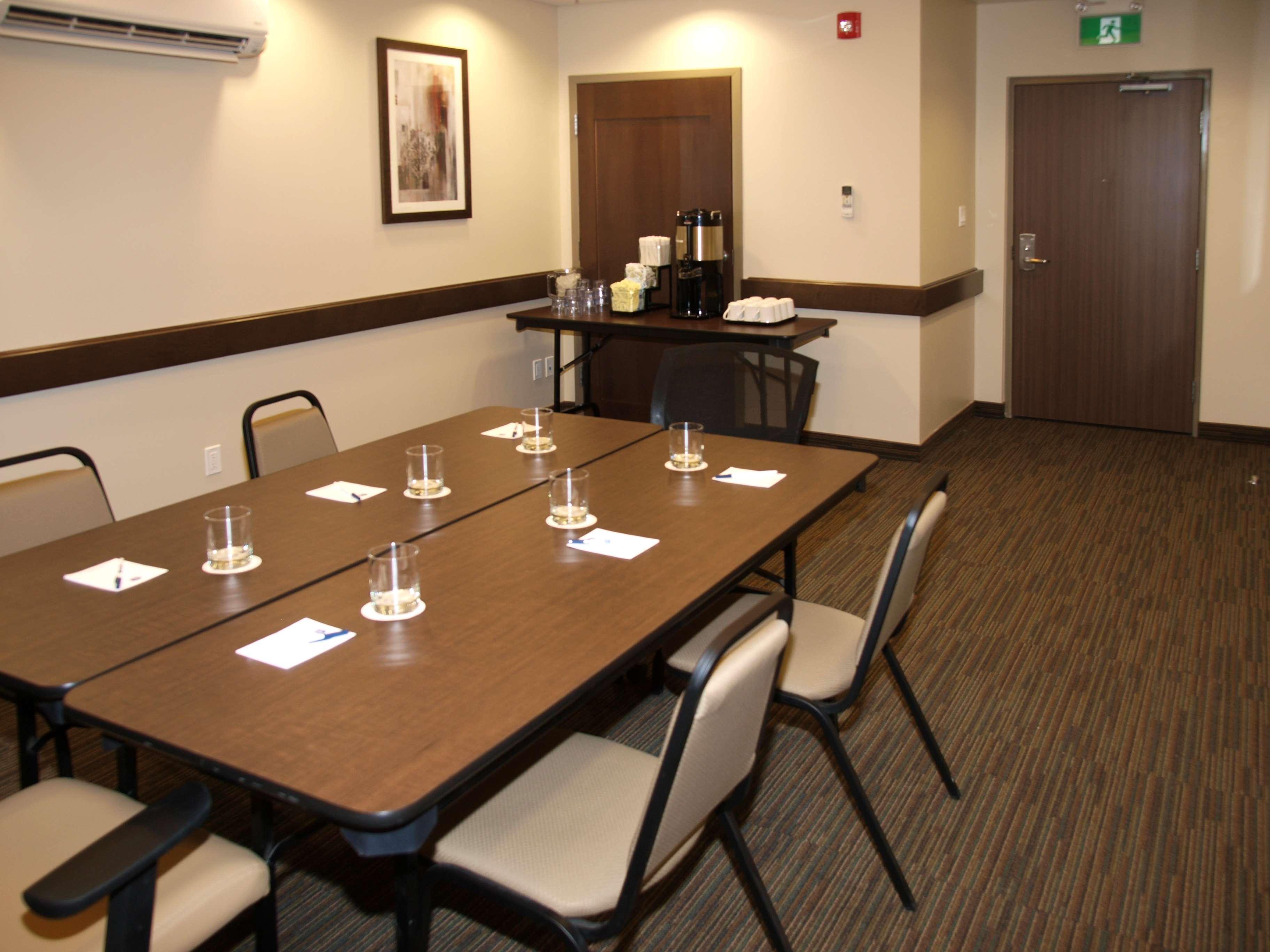 Best Western Plus Winnipeg West Headingley Bagian luar foto