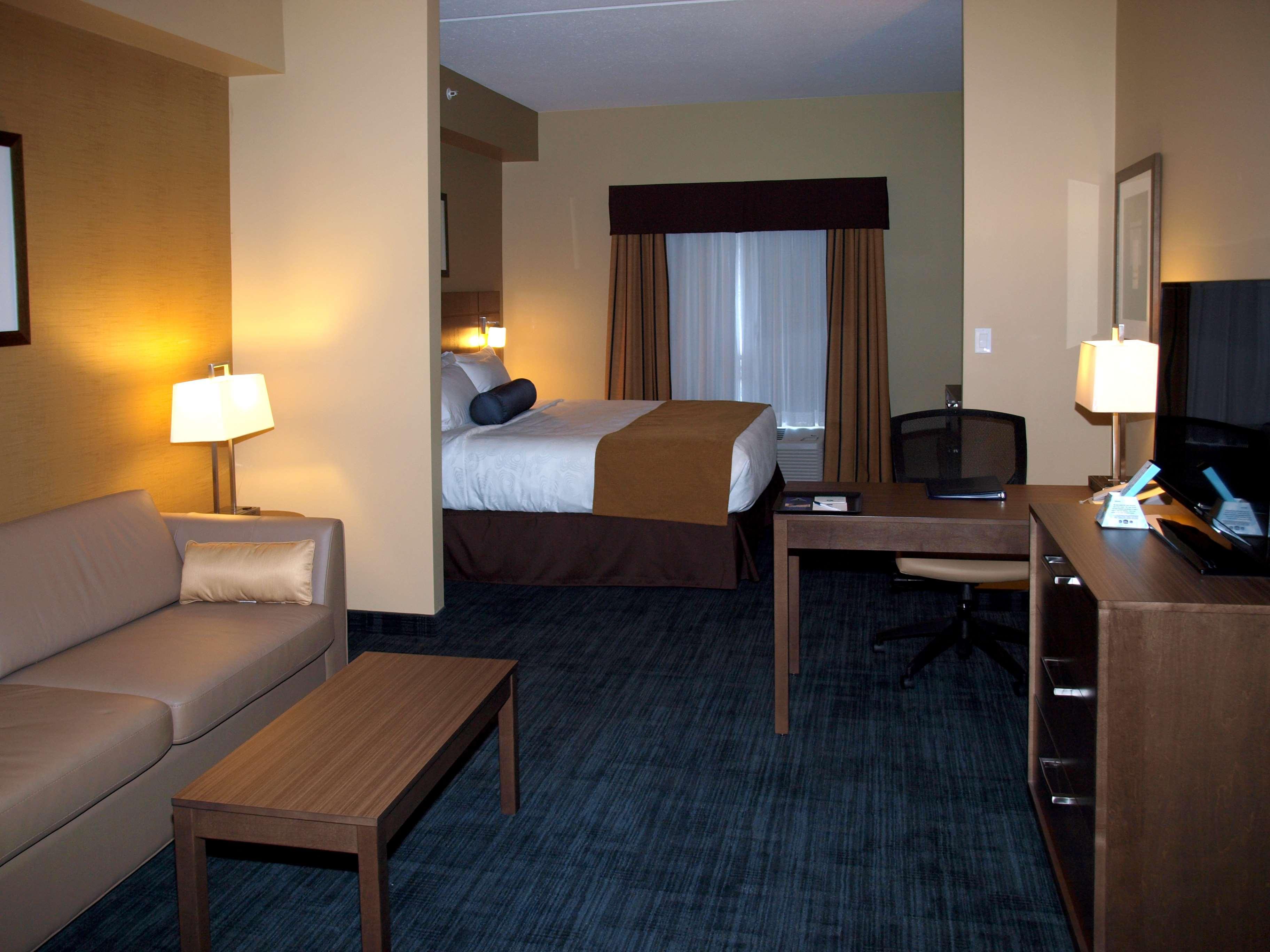 Best Western Plus Winnipeg West Headingley Bagian luar foto