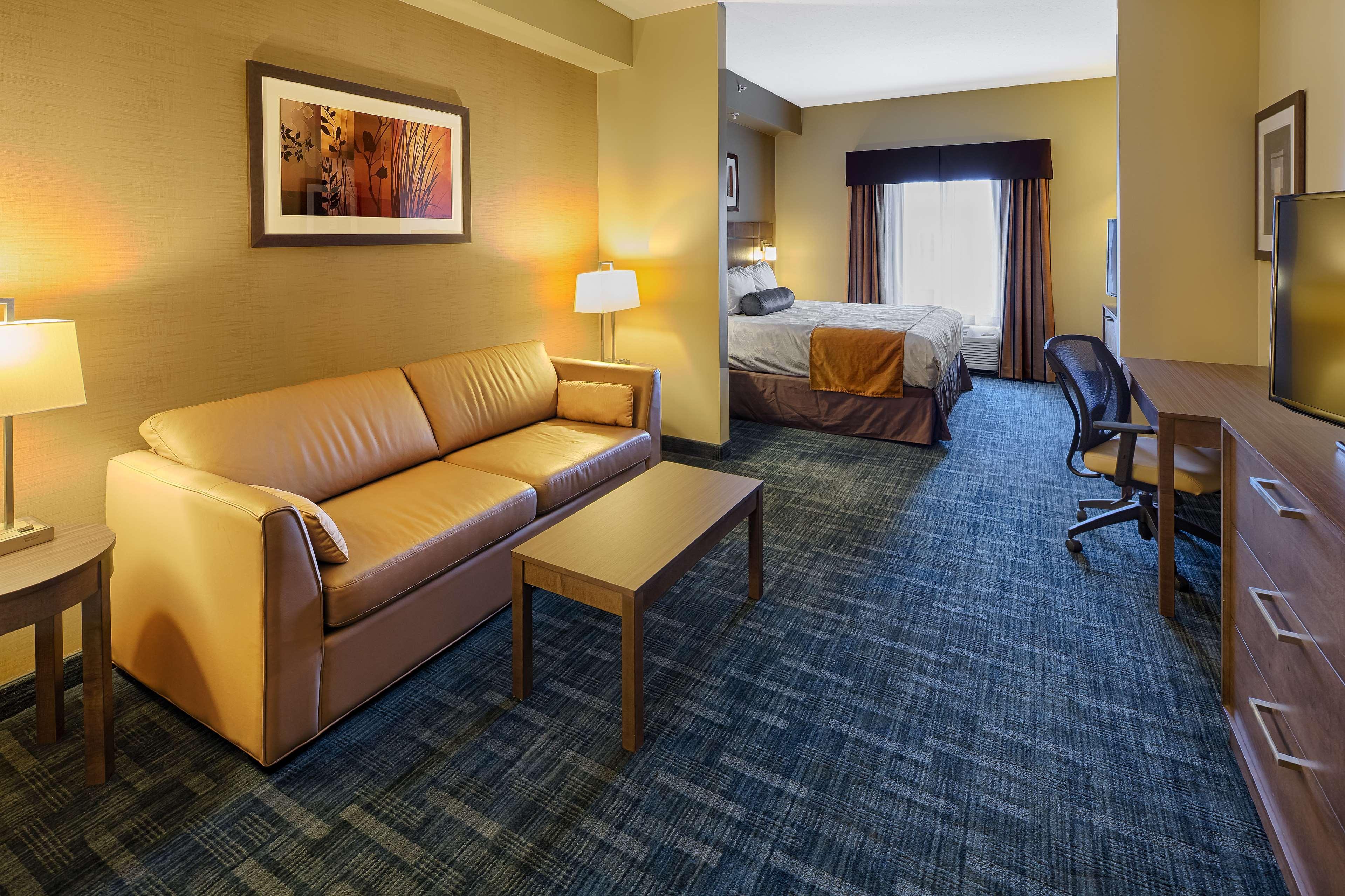 Best Western Plus Winnipeg West Headingley Bagian luar foto